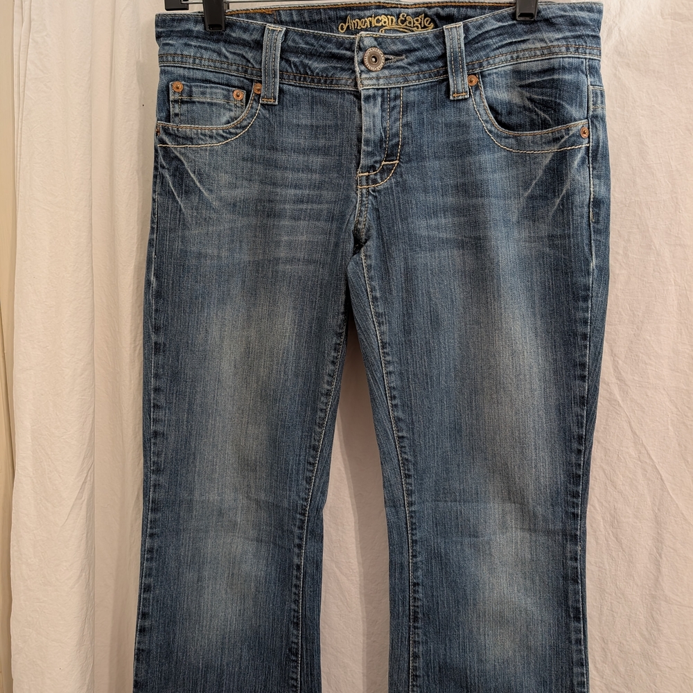 American Eagle Outfitter Vintage Artist Flare Jeans